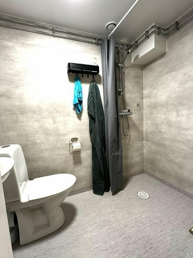 Bathroom, Attic Hostel, Borås