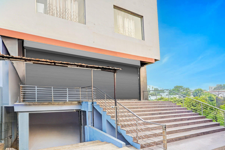 Reception 4, Deluxe Esr Guest Inn, Nellore