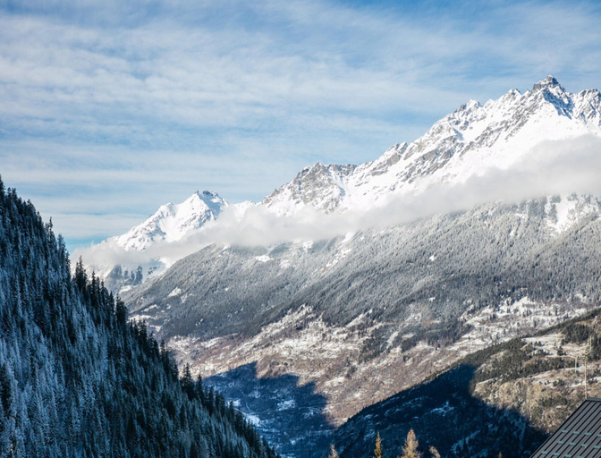 View from property 3, Alpine comfort apartment near ski-slopes, Savoie