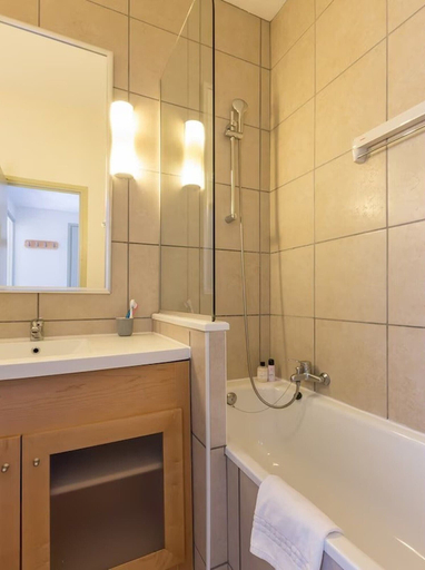 Bathroom, Residence Pierre & Vacances Mountain View, Haute-Savoie