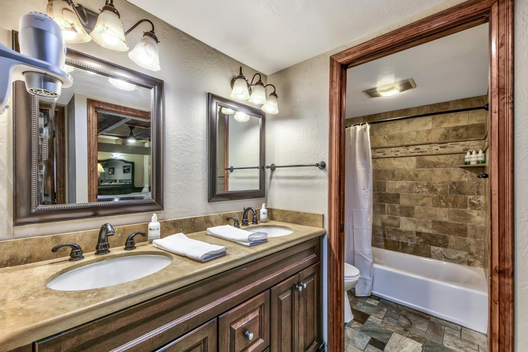 Bathroom 4, Lakeland Village #506, El Dorado