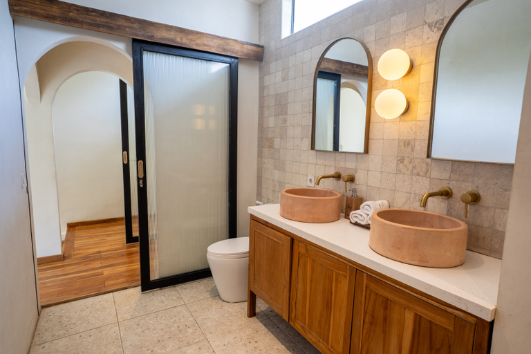 Bathroom 5, Tiu Oasis Boutique Resort, Lombok