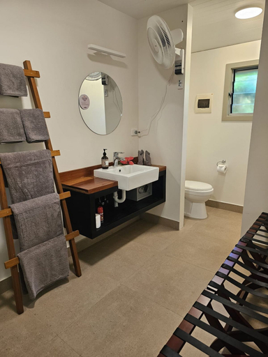 Bathroom 4, Mai Sunset Beach Resort, Ba