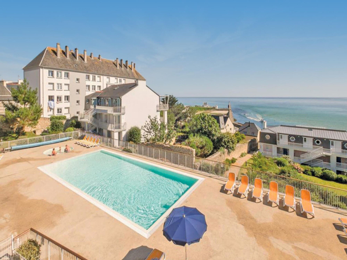 Pool 4, Oceanfront Escape for 7 in Audierne, Finistère
