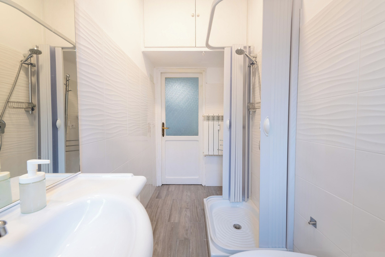 Bathroom 5, Casa di Marianna e Vittorio al Gemelli, Rome
