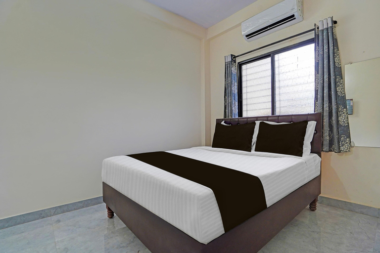 Room 3, Deluxe V7 Inn Service Apartment, Nagpur