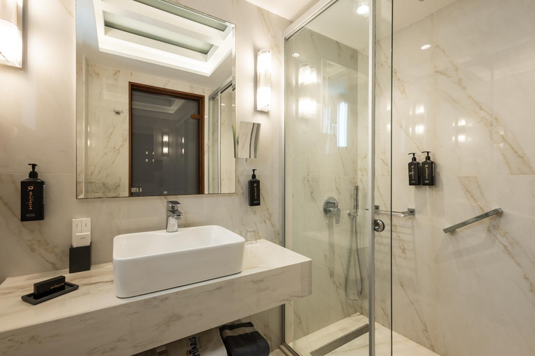 Bathroom 5, Vantaris Palace, Crete