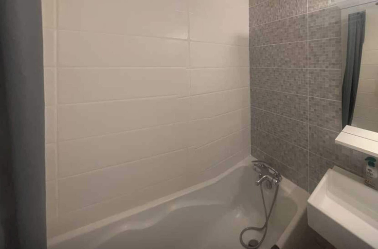 Bathroom 2, Private Room in a Shared Flat - Villeurbanne, Rhône