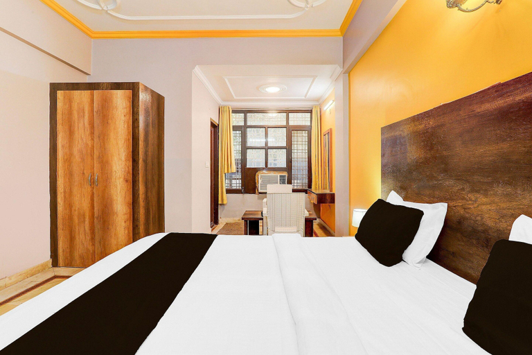 Room 4, Super Deluxe Room Munshipuliya Vibrant, Lucknow
