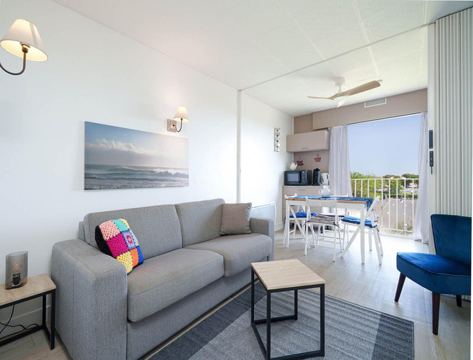 Living room 5, Four-person Retreat Near the Beach, Hérault