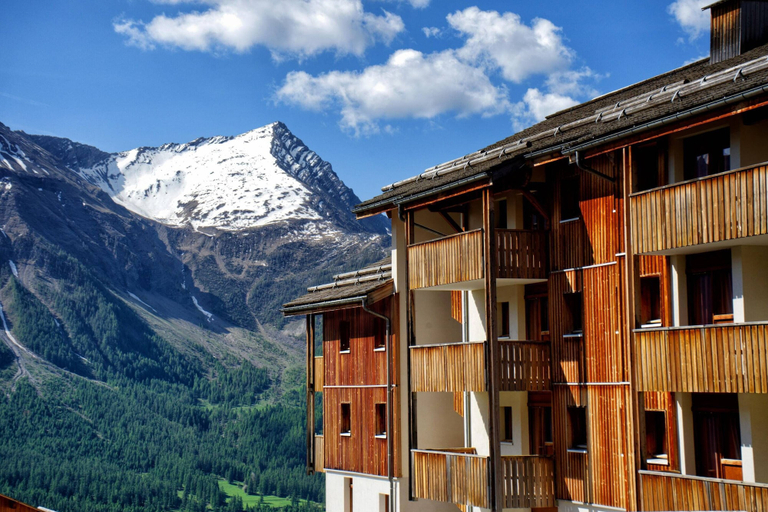 Exterior 3, 3-bedroom Mountain Base for 10, Hautes-Alpes