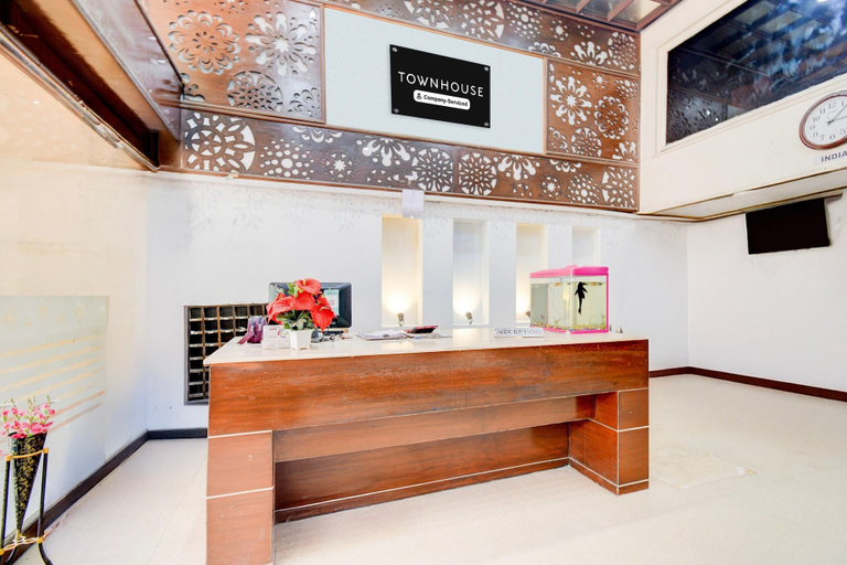 Reception 5, Deluxe Townhouse Narayanaguda Metro, Hyderabad