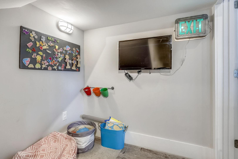 Interior 5, Salty Shores, Walton