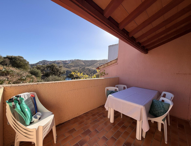 Balcony 3, Mediterranean Sea View Escape for 6, Pyrénées-Orientales