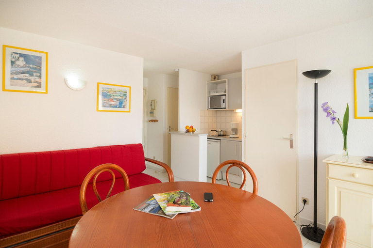 Living room, Coastal Apartment Near Richelieu, Hérault