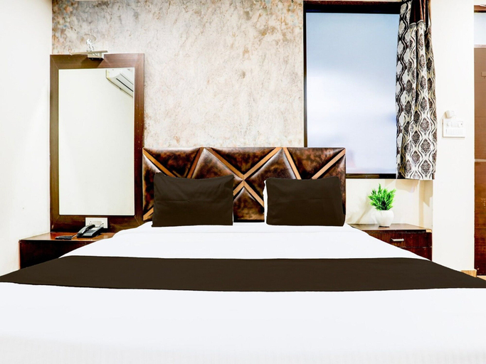 Room 2, Deluxehotel Siddhi Vinayak, Gwalior