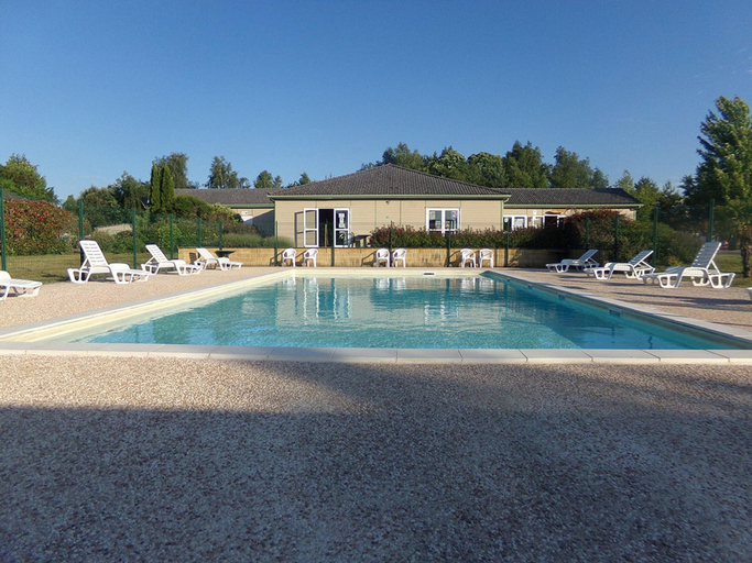 Pool 3, Accessible Family Cottage in Correze, Corrèze