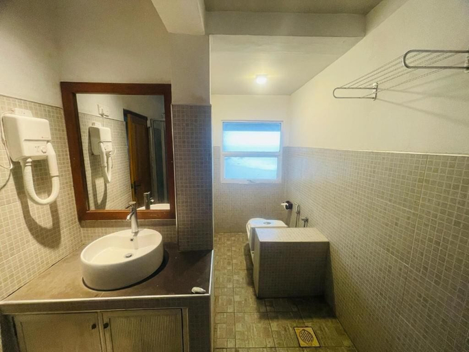 Bathroom 3, The Sun Coast Beach Resort - Mirissa, Weligama