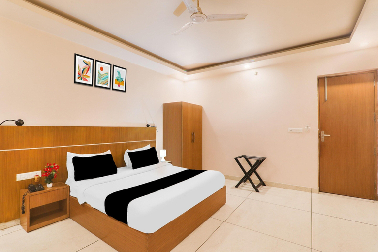 Room 4, Super Deluxe Room Veridian Inn, Lucknow