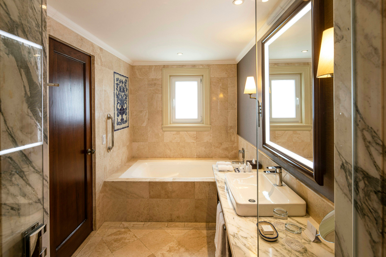 Bathroom 5, Country Club Lima, Lima