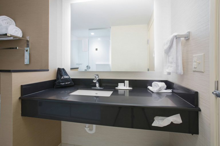 Bathroom 4, Fairfield Inn & Suites by Marriott Burlington, Kit Carson