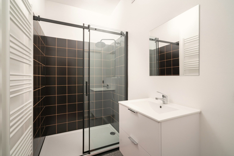 Bathroom 5, Stylish 2BR Apartment - Central Location, Antwerpen