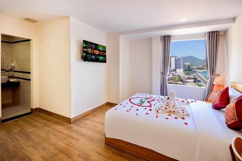 Room 5, May Ngu Sac - Iridescent Clouds Hotel, Nha Trang