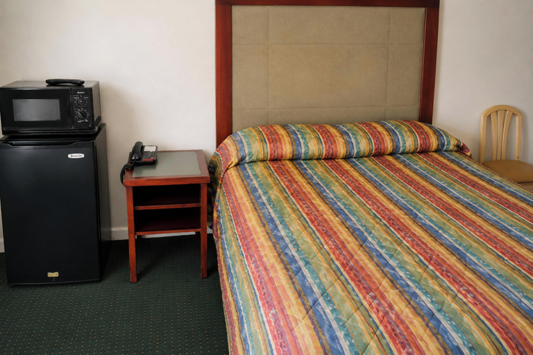 Bedroom 2, Budget Lodge by OYO Portland West, Multnomah