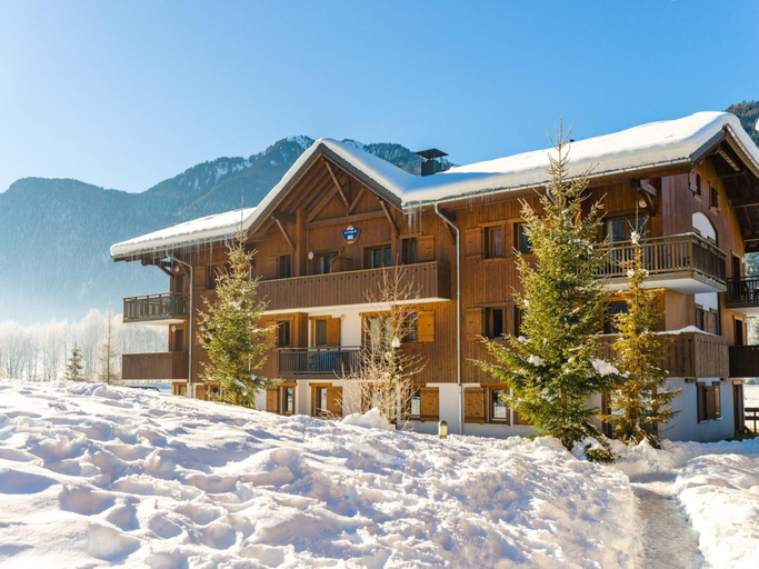 Exterior 5, Spacious Alpine Chalet for 10, Haute-Savoie