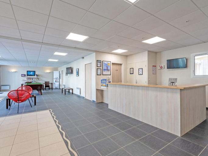 Reception, Beach Flat With Pool, Finistère