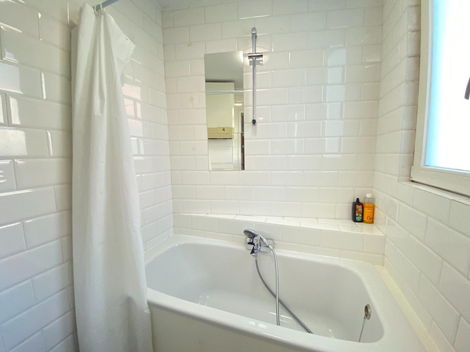Bathroom, Charming Street Room in Antwerp, Antwerpen