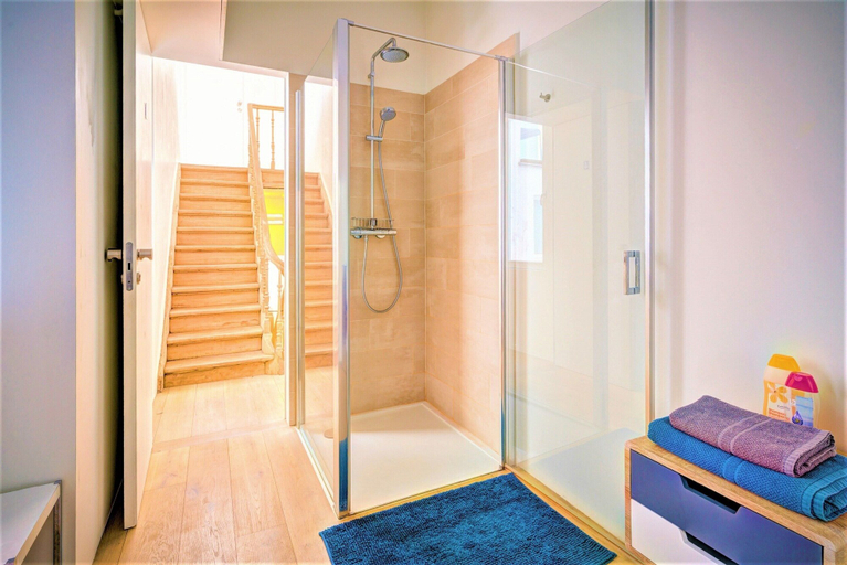 Bathroom 3, Spacious Apartment With Terrace, View, Antwerpen