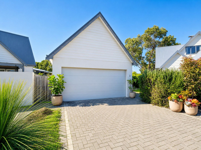 Exterior 4, Relax On Moonshine, Busselton