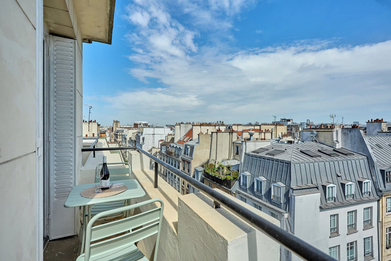 Outdoor dining 5, Charming Apartment in Beaubourg - Le Marais, Paris