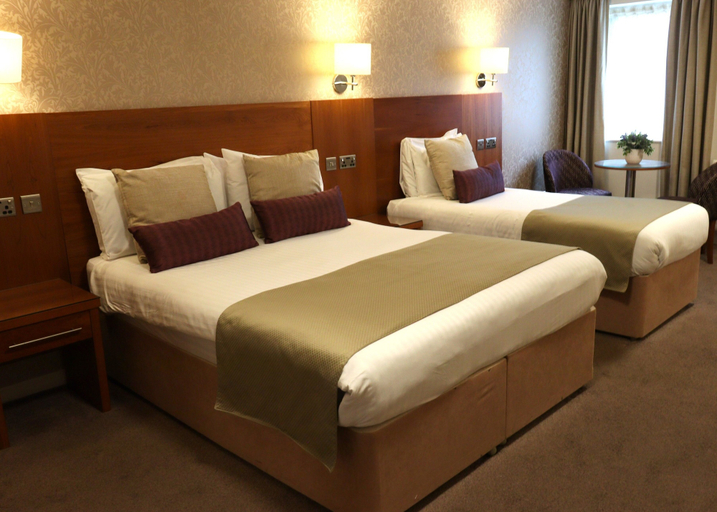 Bedroom 3, The Golden Lion Hotel, Stirling