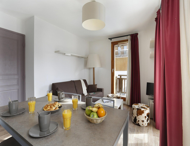 Dining, Spacious Apartment in Les Deux Alpes, Isère