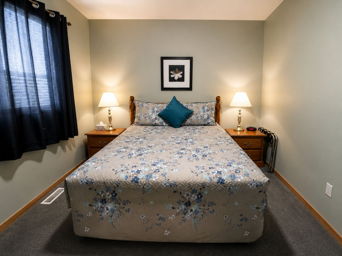 Bedroom 4, Newcastle Country Inn, Division No. 5