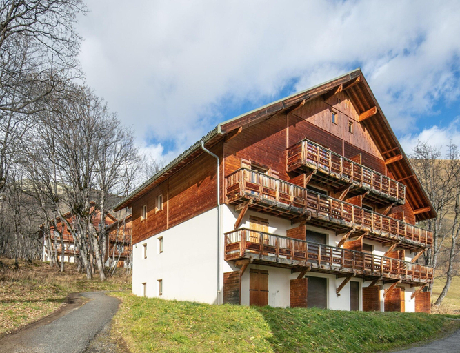 Exterior 3, Cosy Alpine Studio With Wellness Access, Savoie