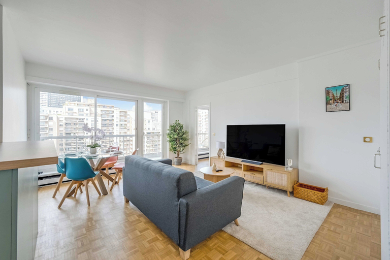 Living area 3, Bright Flat - 1bdr/4p- Near Paris and La Defense, Hauts-de-Seine