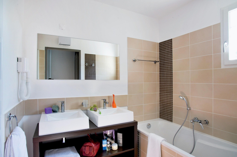 Bathroom 3, Luxury Luberon Villa With Pool for 10, Vaucluse