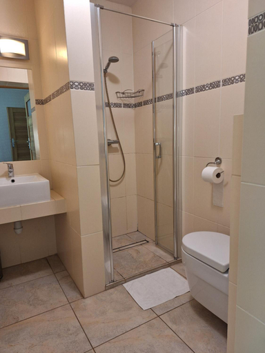 Bathroom 3, Dworek Lesny, Kłodzko