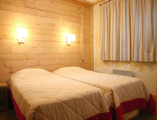 Room 3, Inviting Apartment With Balcony or Terrace, Isère