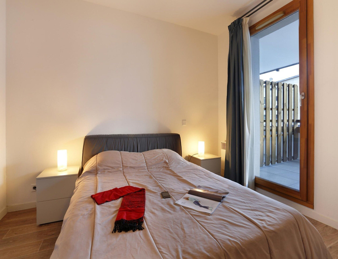 Room 3, Spacious Alpine Retreat for Groups, Isère