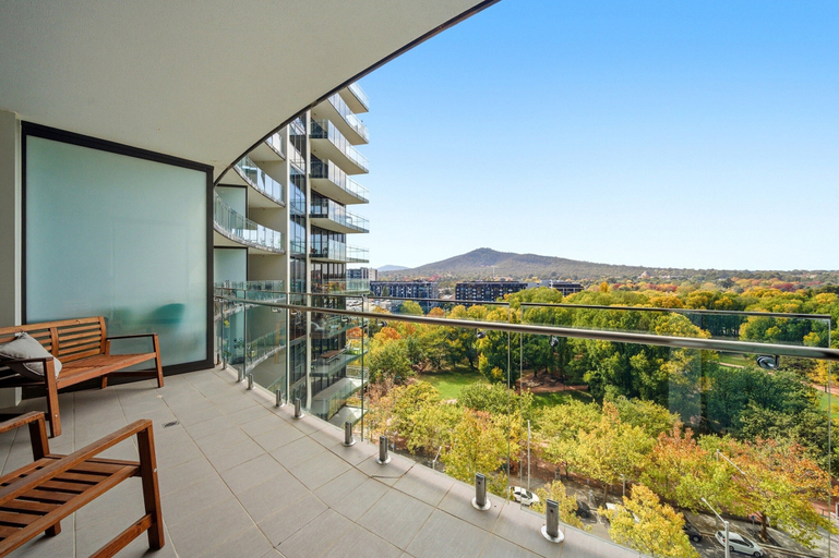 Balcony 4, Stylish 1BR CBD w/ Parking Lot, Canberra
