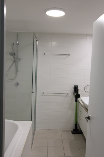 Bathroom 5, Kirra Surf Apartments, Gold Coast