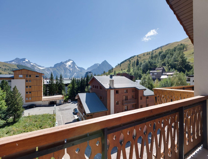 Balcony 4, Bright Apartment Close to Ski-slopes, Isère