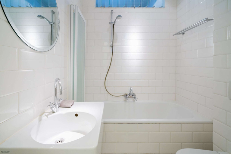 Bathroom 3, Spacious Apartment in Antwerp, Antwerpen
