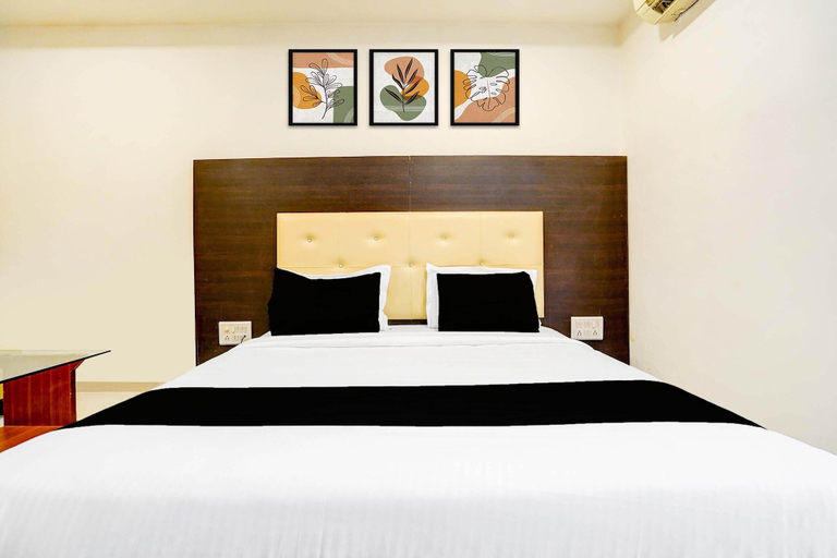 Room 3, Collection O Infocity Metro Station, Gandhinagar