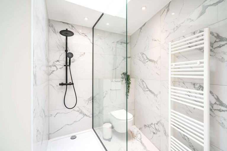 Bathroom 2, Stylish Cityflat in Antwerp Centre, Antwerpen