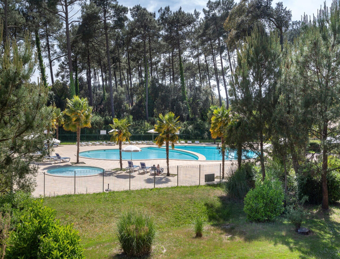 Pool 2, 6-guest Flat in Landes Forest, Landes
